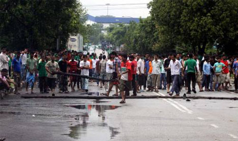 5,000 migrants riot at Malaysian factory | libcom.org