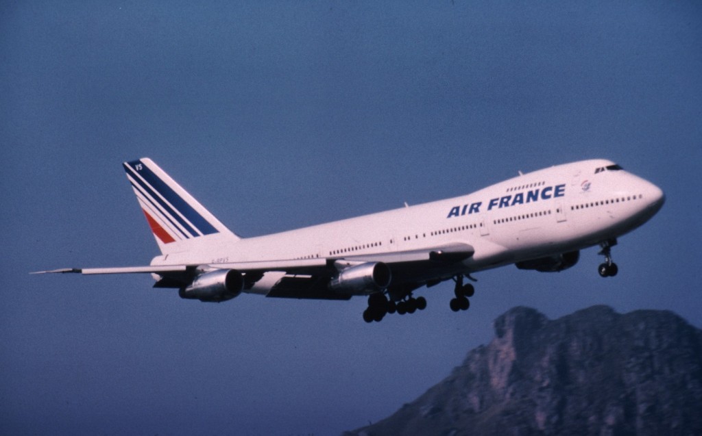 AIR FRANCE cabin crew strike over conditions | libcom.